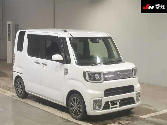 Toyota Pixis Mega LA700A 2021